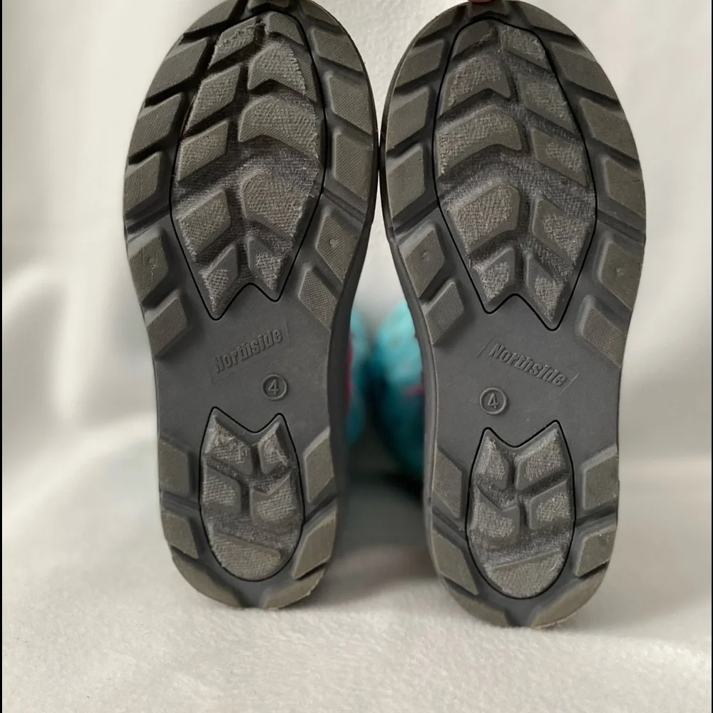 Northside 3M Thinsulate Insulation Size 4 Kids Water Resistant Snow Boots